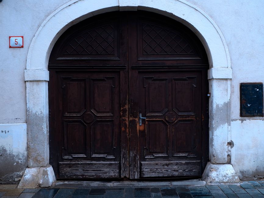 Rámové dvere pre meštiansky dom